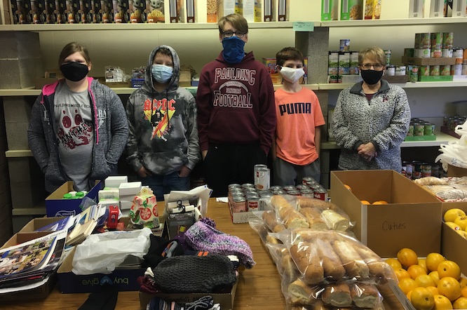 PAULDING MIDDLE SCHOOL STUDENTS VOLUNTEER AT CARING AND SHARING | West ...